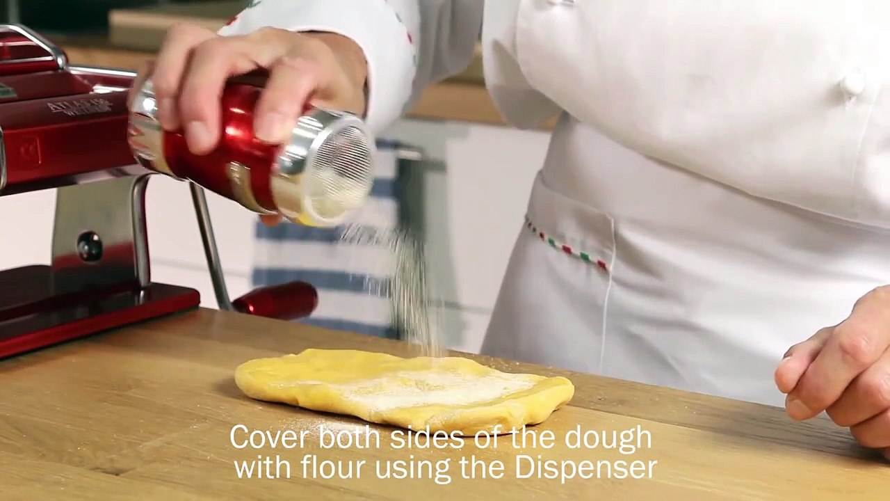 Homemade fresh pasta with Marcato Atlas 150 - Video tutorial