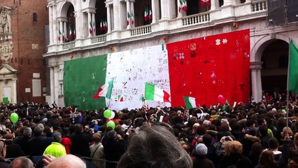 Vicenza 150 anni,  sale sulla Basilica Palladiana una Bandiera Italiana di 35 metri