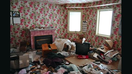 Exploring Abandoned Cat Lady House