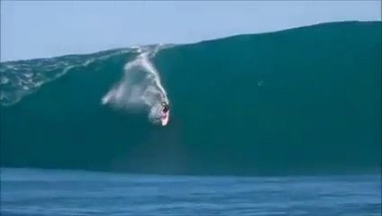 Massive Surf Wipeout at Teahupoo Giant Wave - Surf Fail