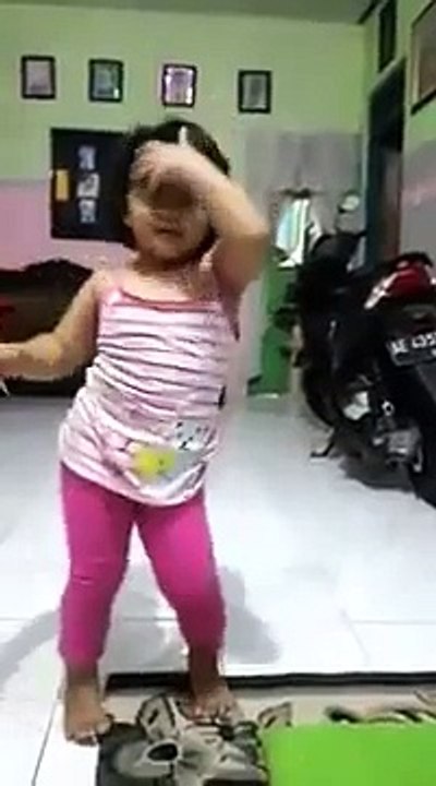 Funny Kid Baby Dance