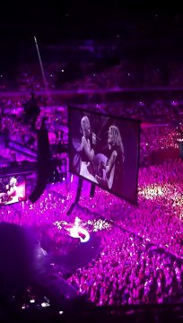 Pink sings Time after Time with Cyndi Lauper in audience