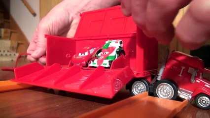 Pixar Cars Riplash Racers real races with Lightning McQueen, Funny Car mater and more