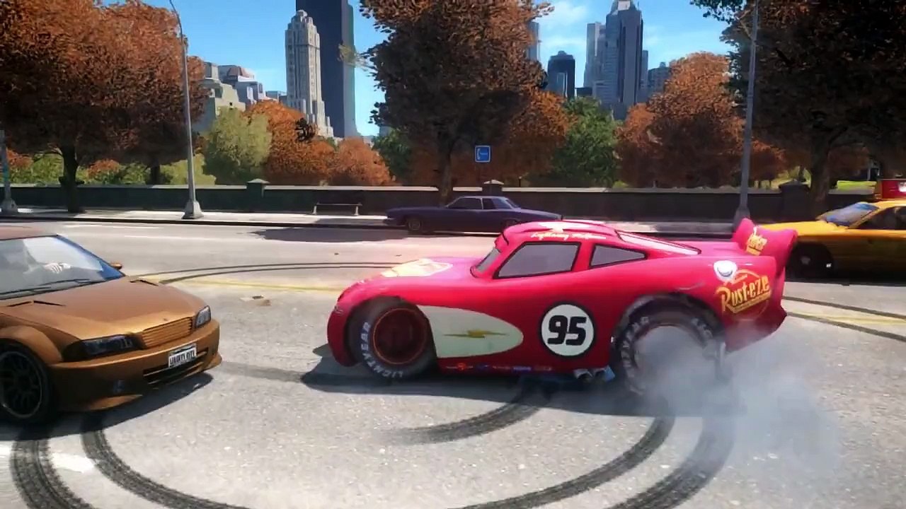 Snow Queen Elsa from Frozen riding her Lightning Mcqueen Cars - video ...