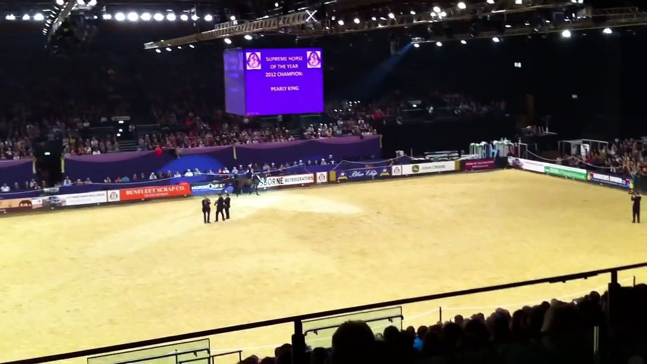 HOYS 2012 Supreme Horse of the Year (Pearly King).MOV