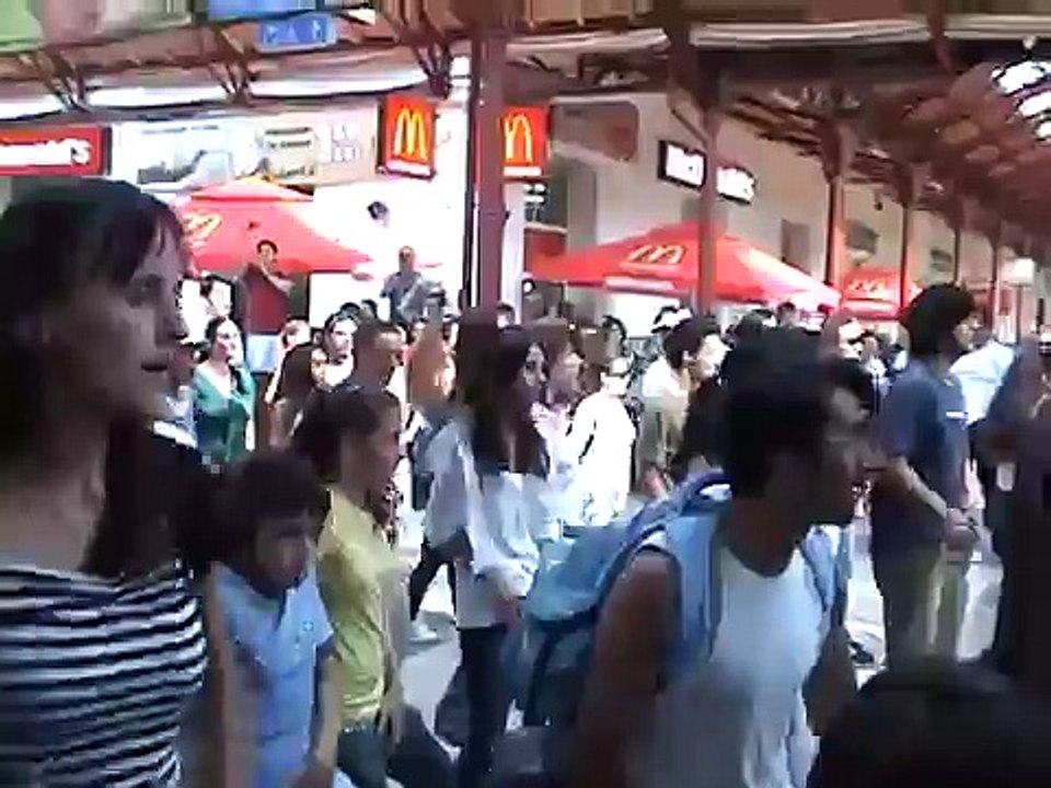 flashmob Bucharest 29 august 2009 Michael Jackson