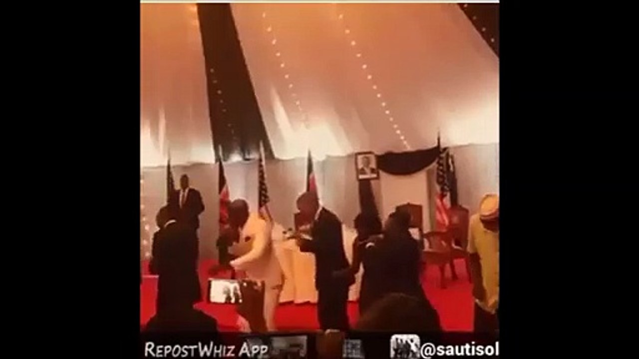 Quand B.Obama se sent mieux en Afrique au milieu de ses frères qu'USA, regardez ce qu'il a fait.