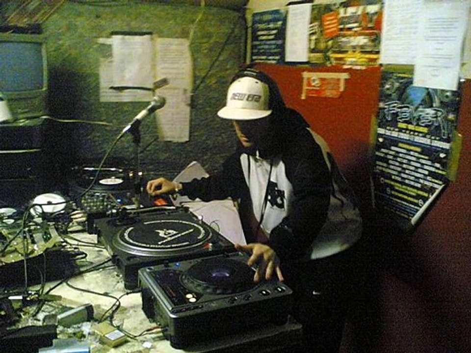 Mona Lisa ft. Mr Cheeks - Cant Be Wasting My Time