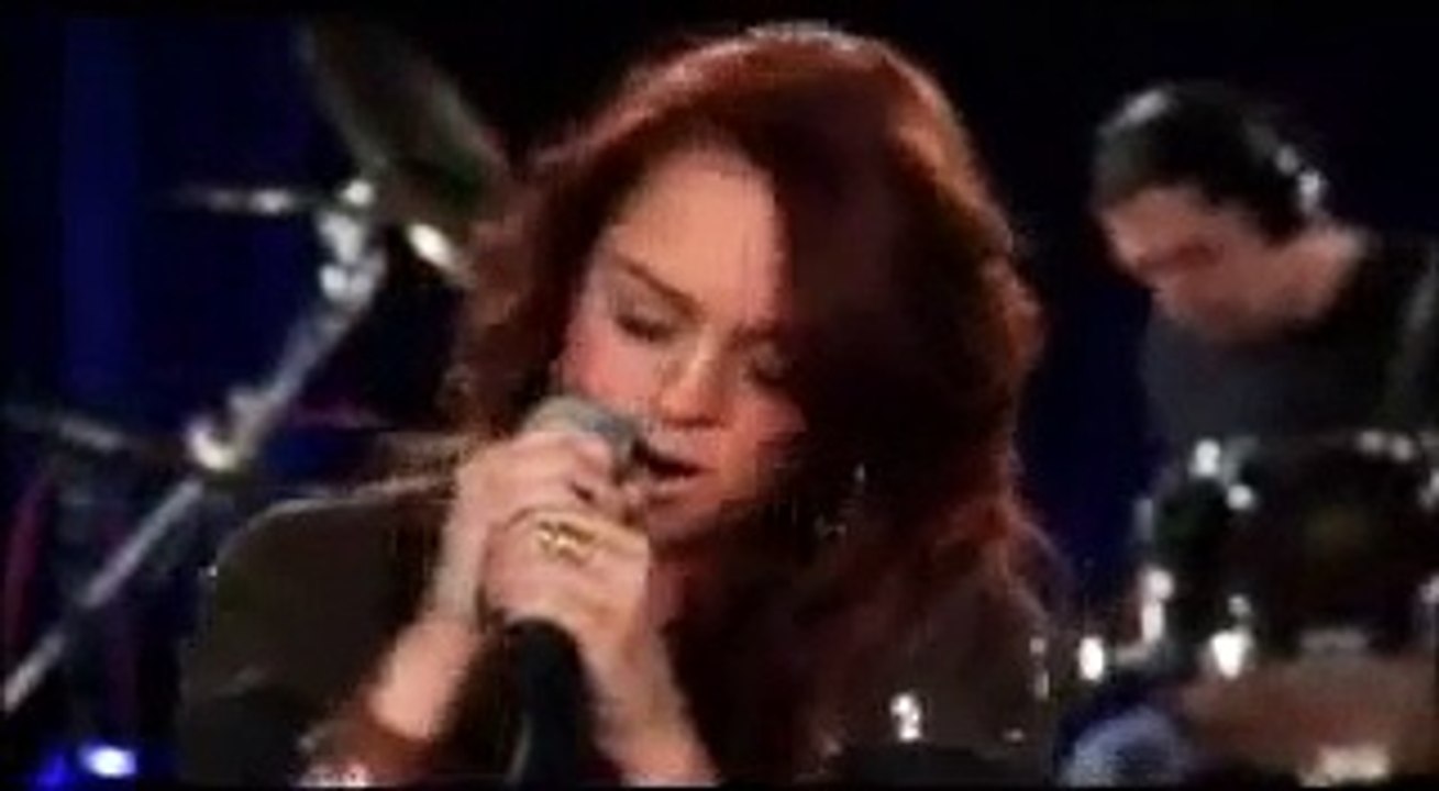 Lindsay Lohan - Over [live]