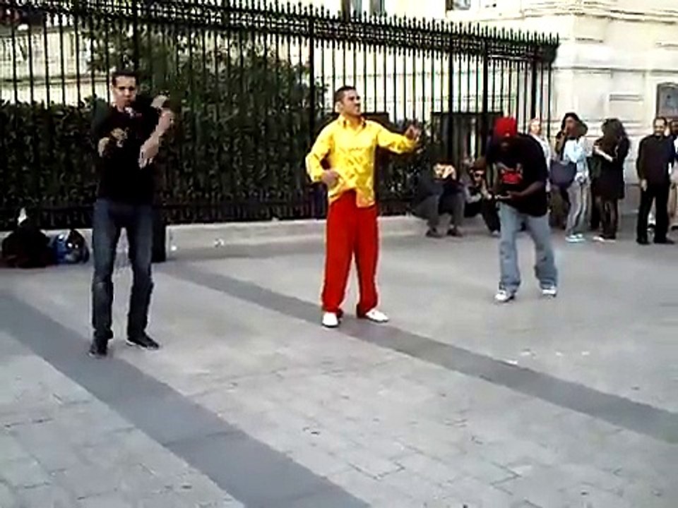 Robot Dance - Paris