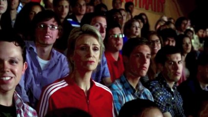 Glee Cast - "Gimme More" [720p Full Performance]