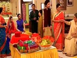 Thapki Pyaar Ki Finally Dhrve ke Roke ke liya maan gayi uski maa - 25 july 2015