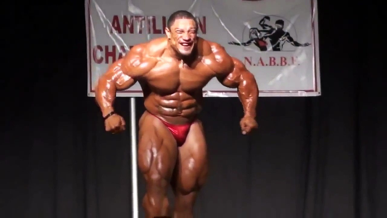 Roelly 'The Beast' Winklaar 2010 Guest Posing