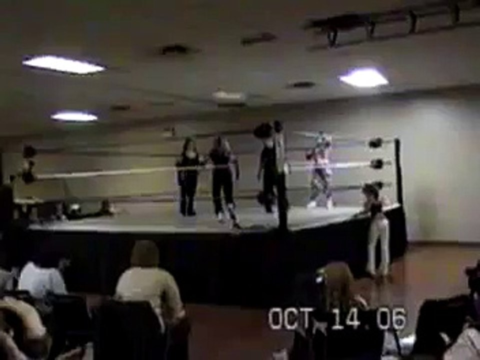 wrestling women