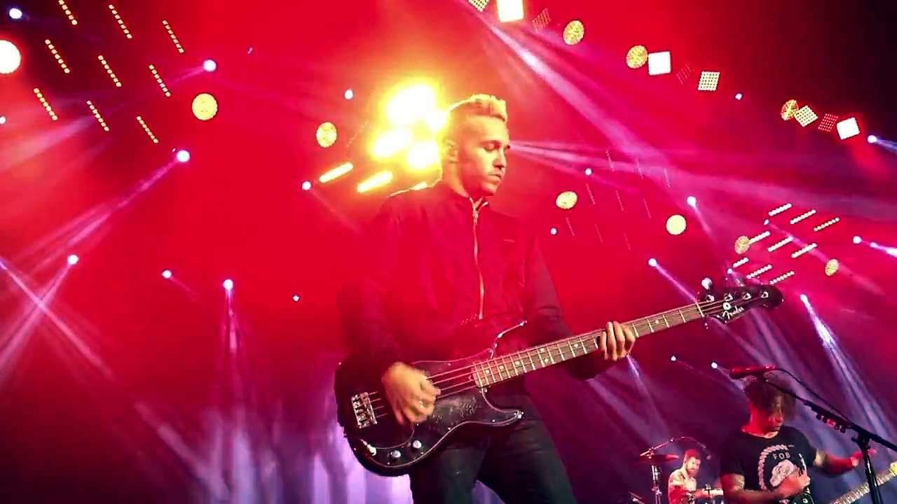 Fall Out Boy - "SWGD" - Boys of Zummer in Houston, TX