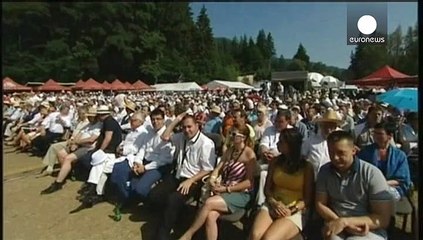 Виктор Орбан строит забор, чтобы "не пропустить терроризм в Европу"
