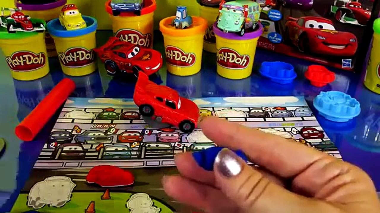 Play Doh Cars 2 Mold a Car & Race Playset Lightning McQueen Mater