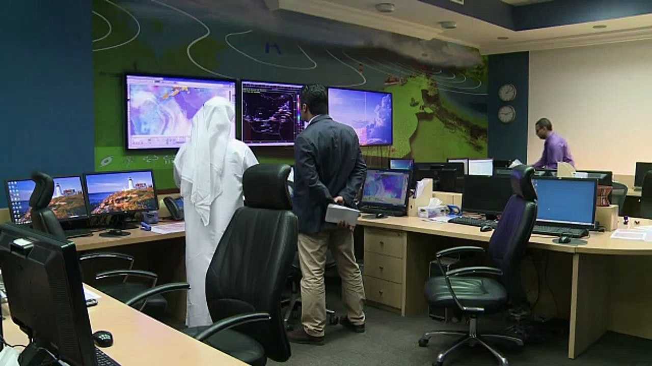 En 2010, quatre jours de fortes pluies par ensemencement des nuages ont apporté l'équivalent de la production de neuf ans d'une usine de dessalement à Abou Dhabi