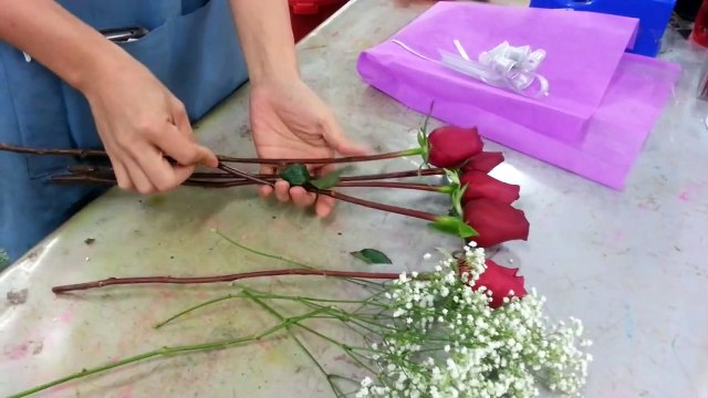 Making Flower Bouquet | Small posy of 5 red roses handbouquet Singapore Florist