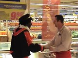 Zwarte Piet op zoek naar de Makro