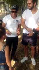 Manuela chante avec Kendji Girac