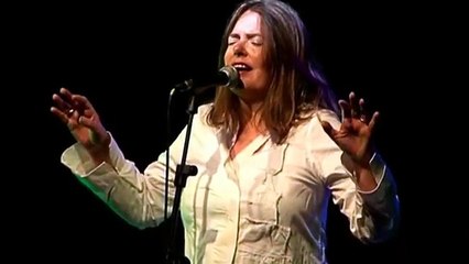 Nada canta "Maremma amara" a "Fino al cuore della rivolta" Fosdinovo (MS) 5 agosto 2012