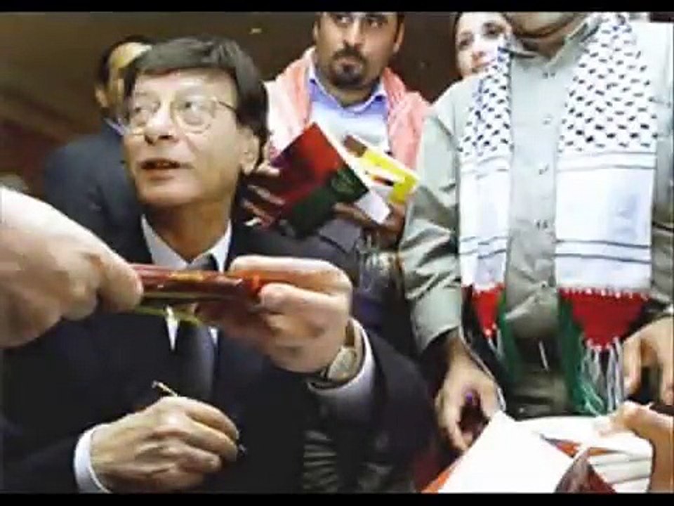 محمود درويش: صور مع موسيقى لنصير شما