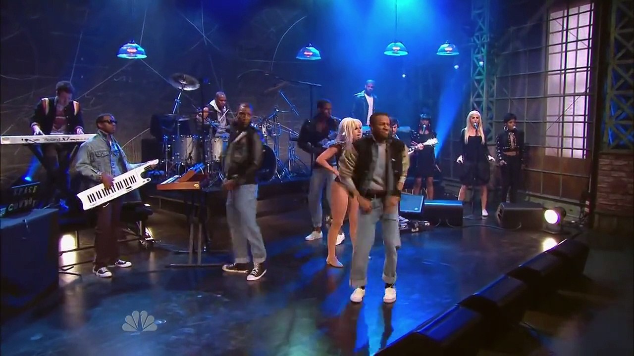 Lady GaGa - Just Dance (LIVE at Leno 8 Jan) [HD]