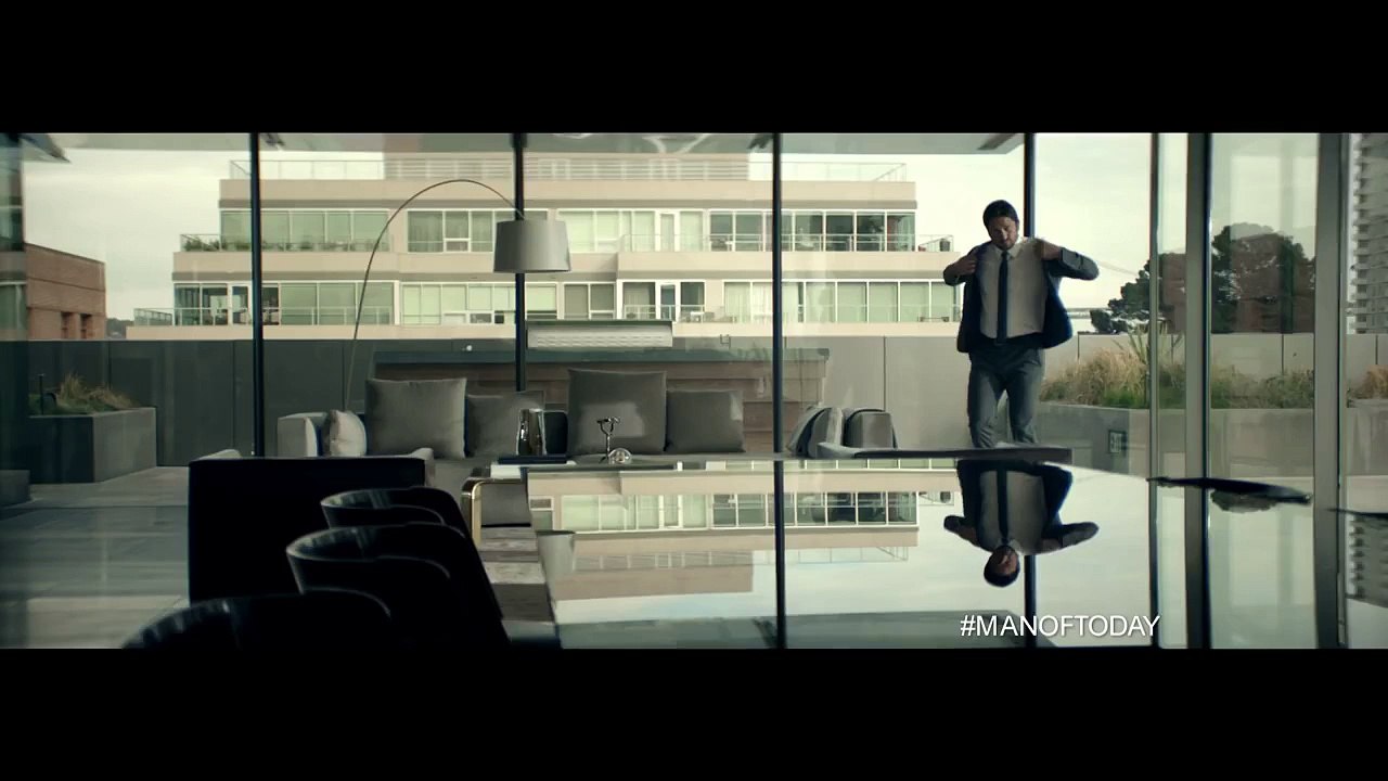 HUGO BOSS - BOSS Bottled. avec Gerard Butler