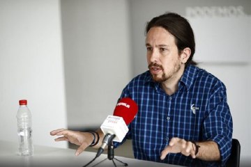 Iglesias rechaza que amenacen a Mas por hacer política