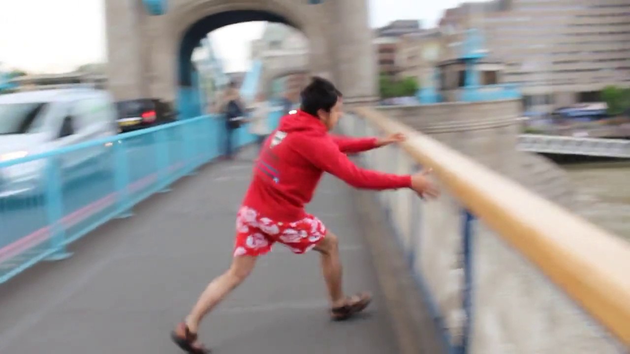 Sauter du Tower Bridge à Londres