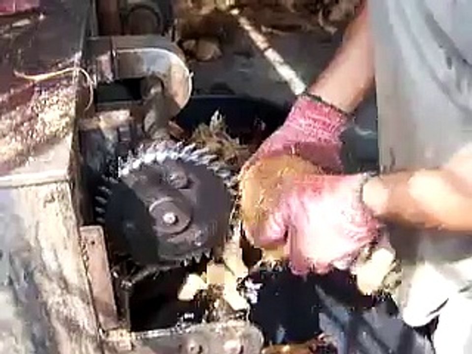 Coconut Machine - Deshelling Machine