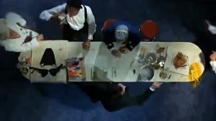 Four Rooms -  The bellboy takes the money