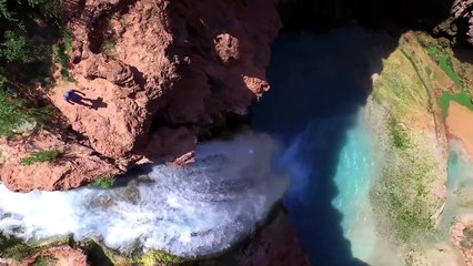 Épique session de cliff jumping avec Devin SuperTramp