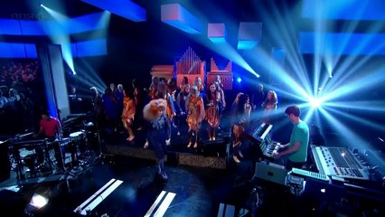 Björk - Crystalline (Jools Holland Live)