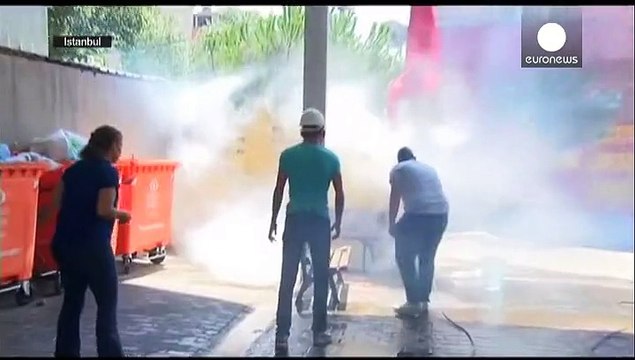 Турция: полиция разгоняет демонстрации протеста