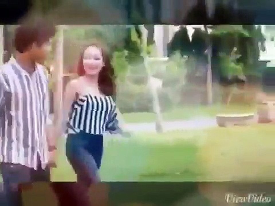 Clip Gái xinh và nụ hôn chết người