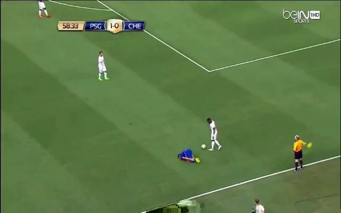 Serge Aurier fauche Diego Costa (PSG-Chelsea)