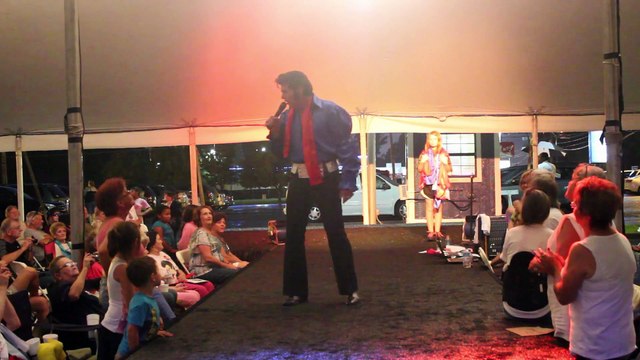 Richie Santa sings 'Make The World Go Away' Elvis Week 2013