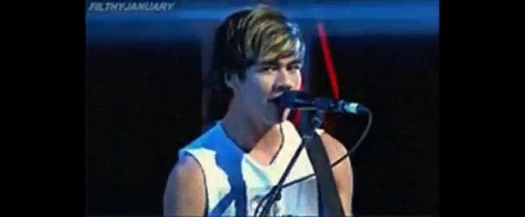 We the Kings & Elena Coats- Sad Song// Calum Hood