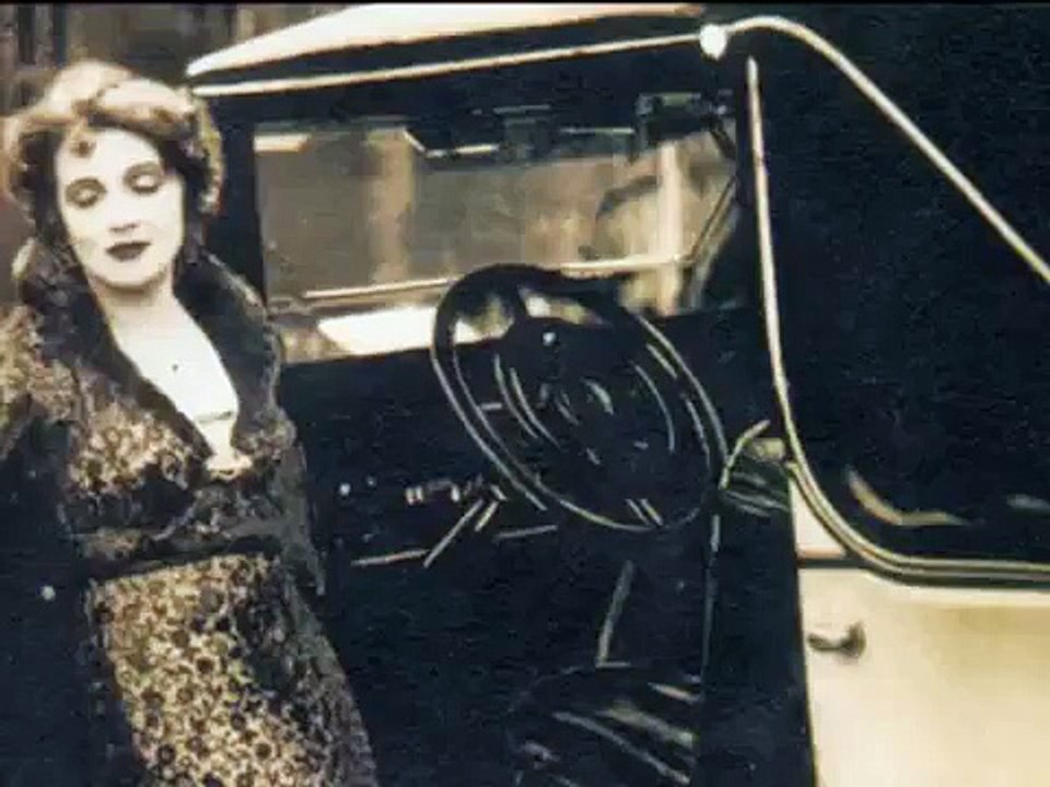 MARLENE DIETRICH. "ICH HAB NOCH EINEN KOFFER EN BERLIN" 1960.  Photos de presse n°1  / stills