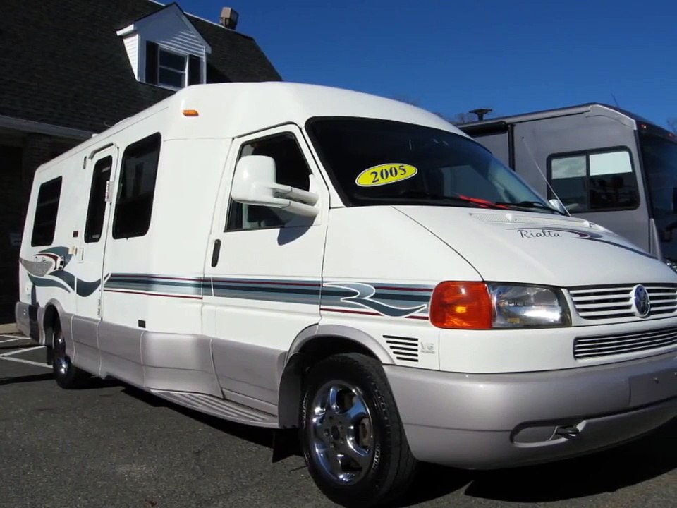 2005 Winnebago Rialta 22QD Volkswagen Bus Westfalia Like VW Vanagon RV Camper Van