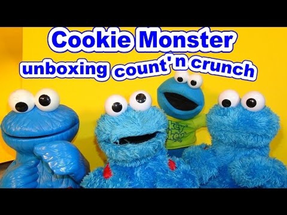 Cookie Monster Count n' Crunch Unboxing and testing with the old Cookie Monster Count n' Crunch