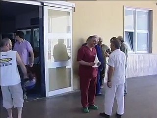 Télécharger la video: Napoli - Bassolino ricoverato in ospedale ma non è in gravi condizioni (05.07.12)