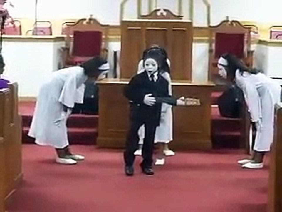 Praise Dance- Something About the Name Jesus