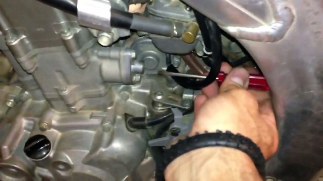 CRF450 Cam chain tensioner release