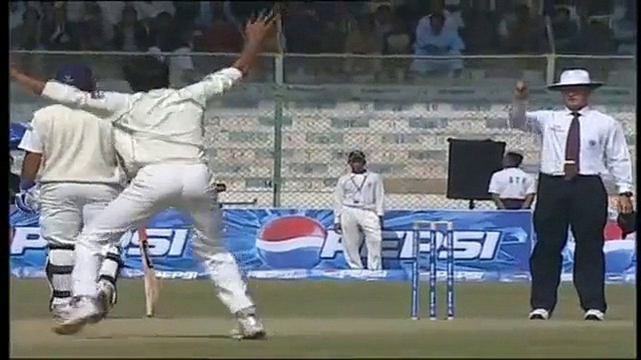 اک پاکستانی باولر کے آگے پوری انڈین بیٹنگ بھیگی بلی بن گئی
