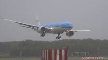 Atterrissage d'un BOEING 777 en pleine tempête - Impressionnant