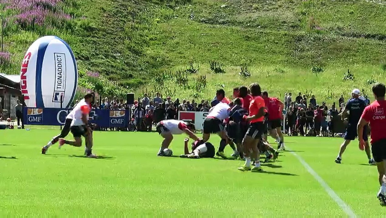 Le XV de France s'entraîne en public à Tignes