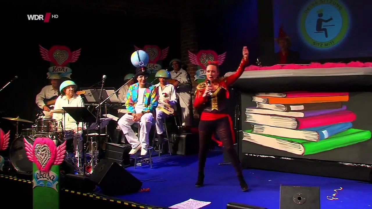 Carolin Kebekus: Die WM, Uli Hoeneß, Helene Fischer und Veganer ohne Pimmel